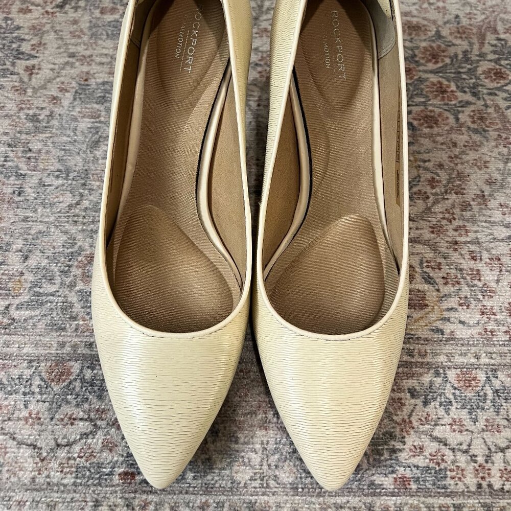 Rockport Total Motion Pumps - Ivory Size7.5